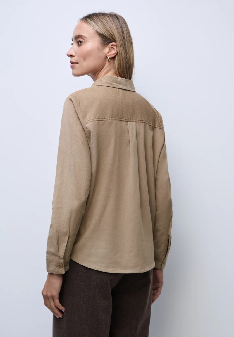Chemise velours beige et détails léopard – Image 2