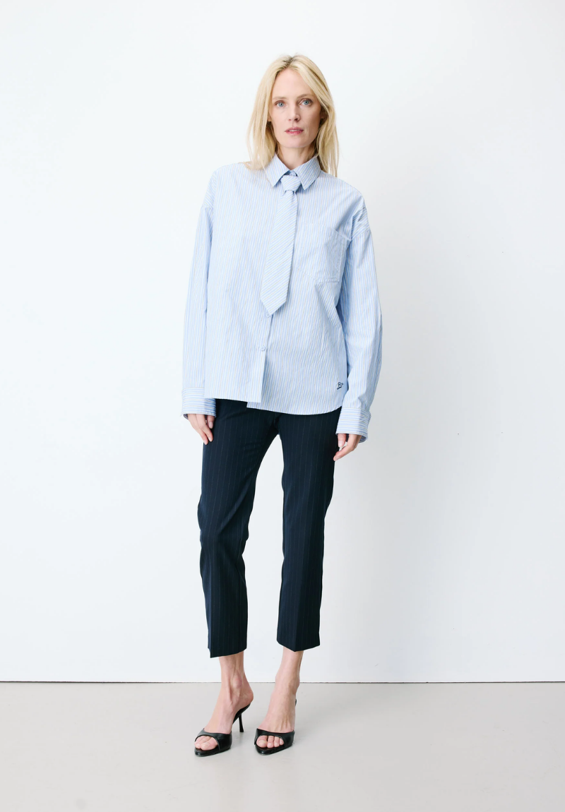 Chemise rayée oversize avec cravate – Image 4